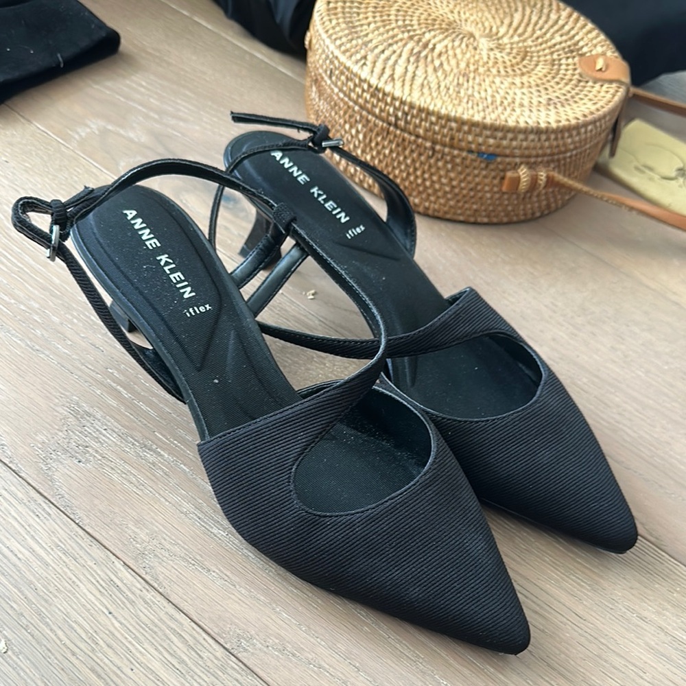 Anne Klein Women's Black Slingback Flats